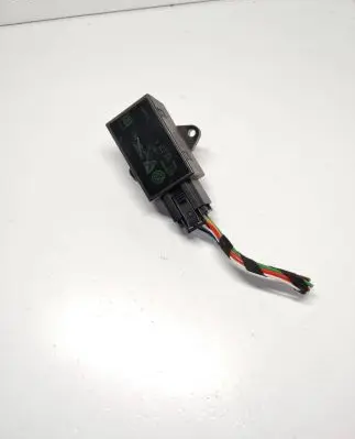 Volkswagen Touareg I Seat heating relay 7L0959772D