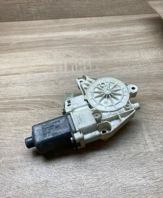 Mercedes-Benz R W251 Front door window regulator motor A2518200842 997081 0130822272