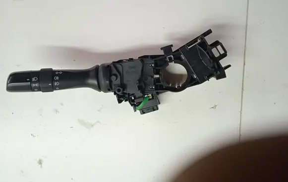 Toyota Prius+ (ZVW40) Light switch 173832