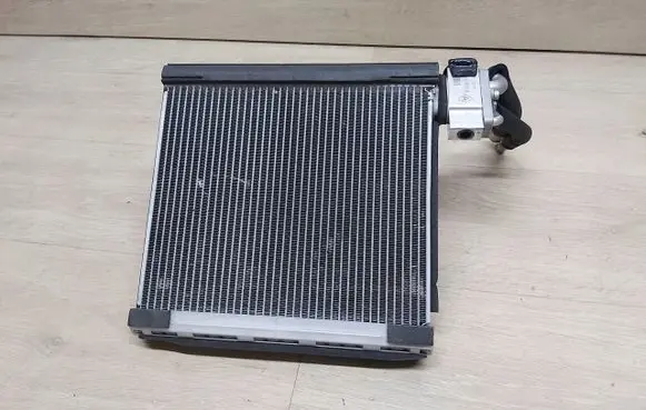Toyota Prius (NHW20) A/C cooling radiator (condenser) 