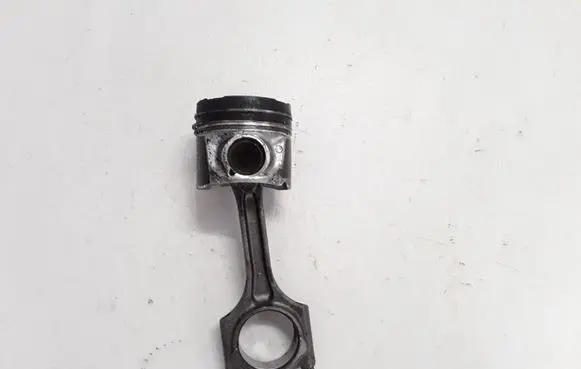 Volvo XC60 Piston with connecting rod 30750666