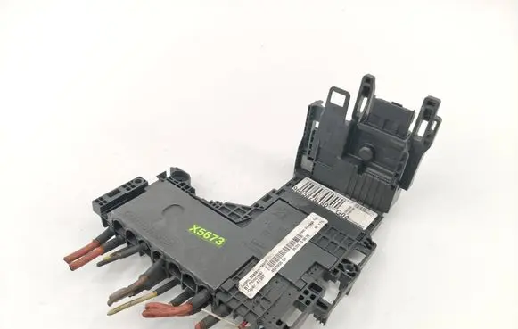 Citroen C4 II Fuse module 9665878180