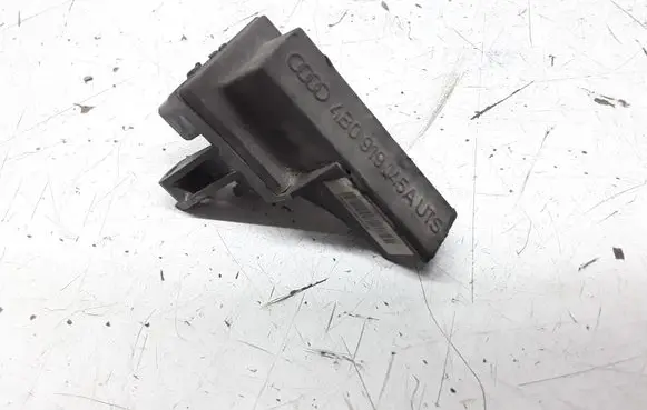 Audi A4 S4 B7 8E 8H Aerial antenna amplifier 4B0919145A