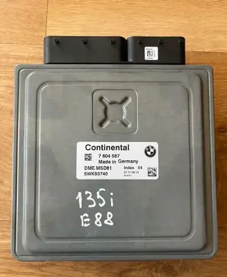 BMW 1 E82 E88 Engine control unit/module 7604567 MSD81 5WK93740