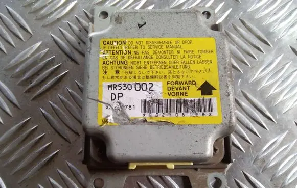 Mitsubishi Pajero Sport I Airbag control unit/module MR530002