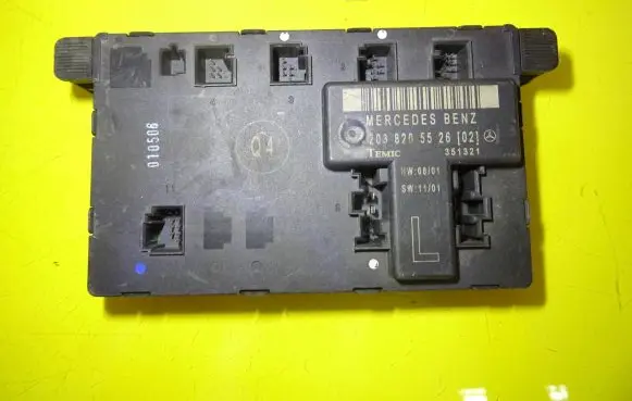 Mercedes-Benz E W211 Door control unit/module 2038205526