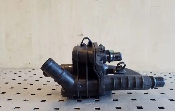 Peugeot 508 Thermostat housing 9684588980