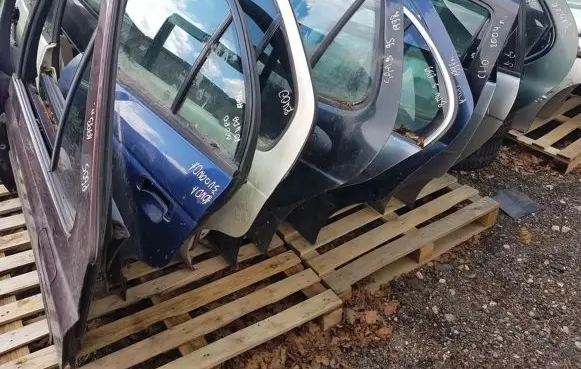 Peugeot 605 Rear door