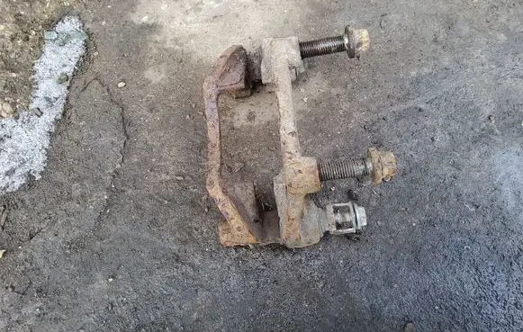 Opel Astra G Brake caliper pad carrier rear 