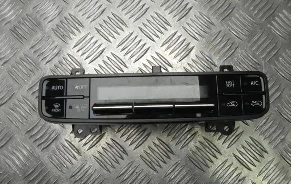 Toyota Auris E180 Climate control unit 5590002C60 Y796