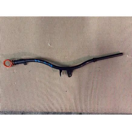 Volkswagen PASSAT B7 Oil level dip stick 03L103634L