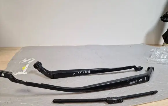 Toyota Prius+ (ZVW40) Windshield/front glass wiper blade 6292577 6292579
