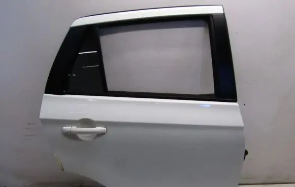 Suzuki SX4 S-Cross Rear door