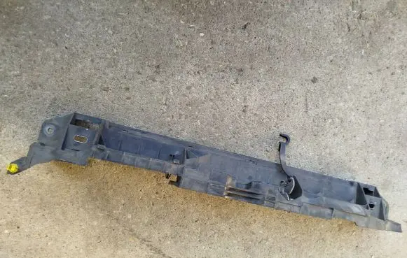 Peugeot 308 Top upper radiator support slam panel 9807148180