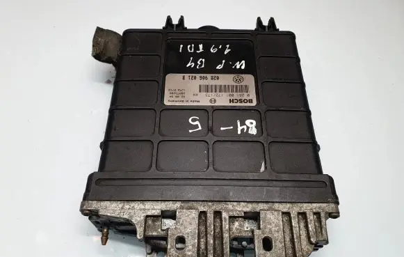 Volkswagen PASSAT B4 Engine control unit/module 028906021B 0281001172 0281001173