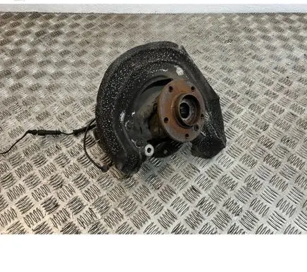 BMW 4 F36 Gran coupe Front wheel hub spindle knuckle 6859004