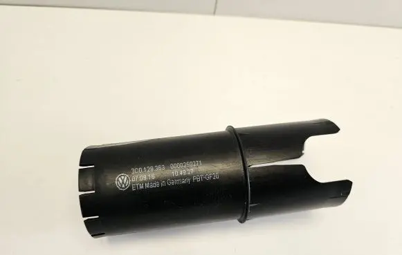 Volkswagen Golf VII Mass air flow meter 3C0129363