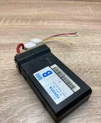 Toyota Corolla E120 E130 Door control unit/module 8974150470 61B202000