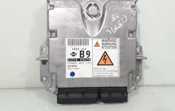 Nissan X-Trail T30 Engine control unit/module 23710ES67A 2758004542