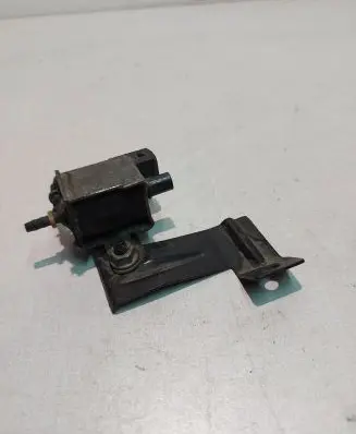 BMW X5 E53 Vacuum valve 72234013 G7T135112V 46742711