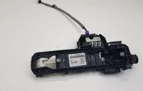 Mercedes-Benz A W176 Front door exterior handle/bracket A2047602000