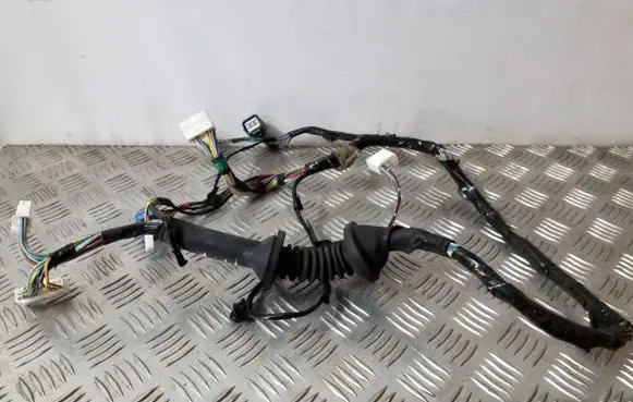 Mitsubishi ASX Front door wiring loom