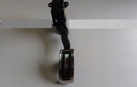 Volkswagen Polo V 6R Accelerator throttle pedal 6R1723503H