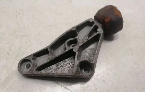 Audi A6 S6 C6 4F Engine mounting bracket 4F0199343K