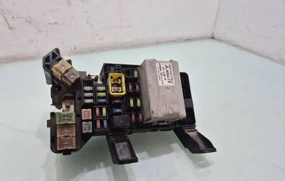 Mitsubishi Pajero Fuse module 8638A019