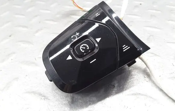 Volvo XC90 Steering wheel buttons/switches 31443498 31404245 31404246
