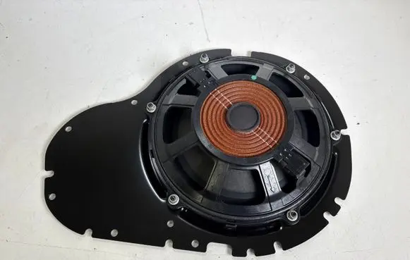 Land Rover Discovery 4 - LR4 Subwoofer speaker 2150000301