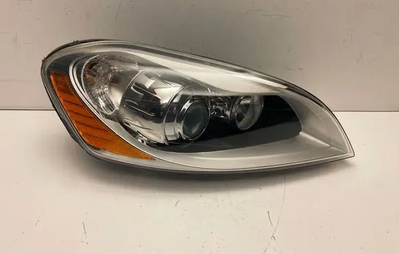 Volvo XC60 Headlight/headlamp 30763136 89902825