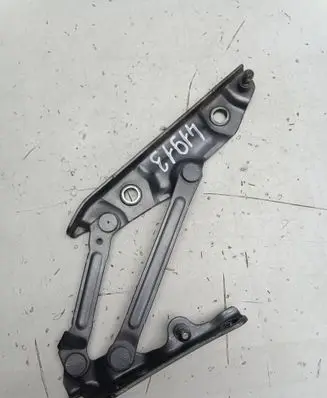 Infiniti Q50 Tailgate/trunk/boot hinge