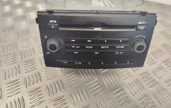 KIA Ceed Radio/CD/DVD/GPS head unit 961401H600