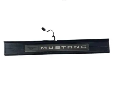 Front sill trim cover