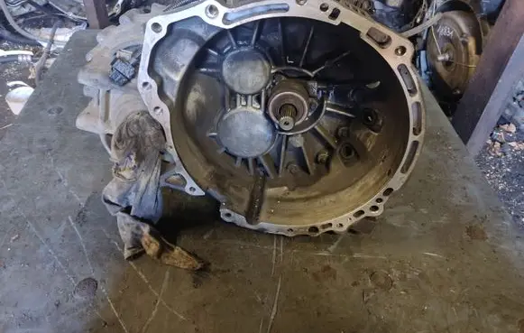 KIA Carnival Manual 5 speed gearbox 4300038050