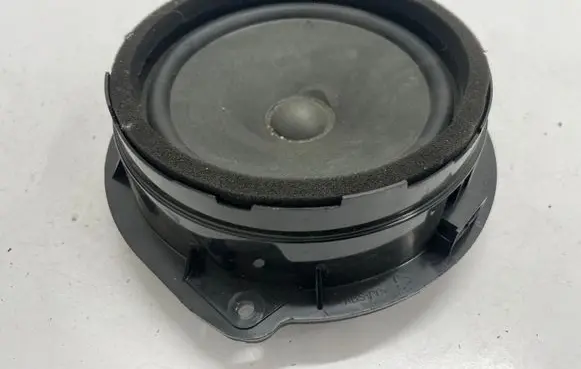 Audi Q2 - Front door speaker 8V4035411B