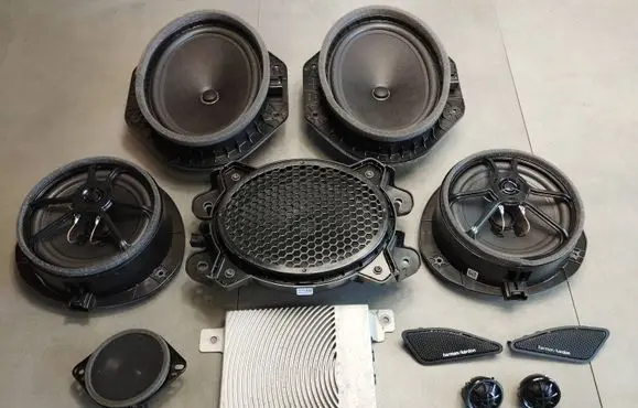 Volkswagen Amarok II Audio system kit N1WT18T806CC 20221023 10R059261