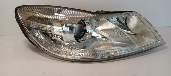 Skoda Octavia Mk2 (1Z) Headlight/headlamp 1Z1941018S
