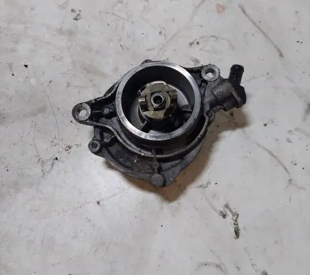 BMW 5 E60 E61 Vacuum pump 7791232