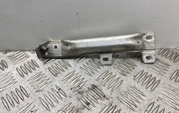 BMW 5 F10 F11 Radiator support slam panel bracket 7158893