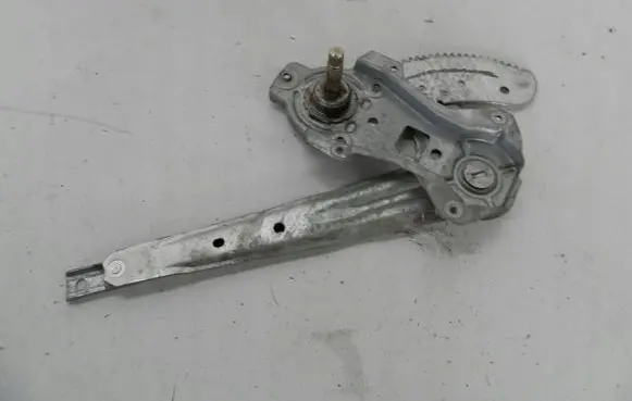 Nissan Almera Tino Rear door manual window regulator 