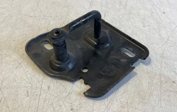 Audi Q2 - Engine bonnet/hood lock/latch loop/hook 81A823186A