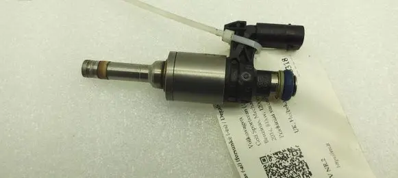 Volkswagen Golf Sportsvan Fuel injector 04E906036E
