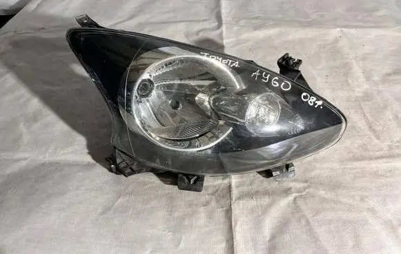 Toyota Aygo AB10 Headlight/headlamp 811100H010 89033080