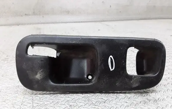 Honda HR-V Front door interior handle trim 