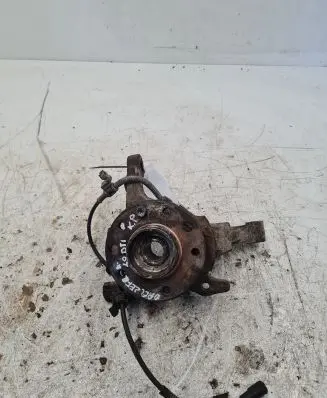 Opel Zafira A Front wheel hub
