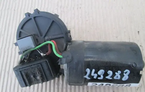Opel Astra H Front wiper linkage and motor