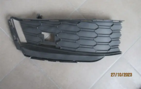 Skoda Kamiq Front bumper lower grill 658807367
