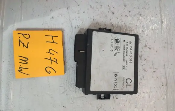 Opel Zafira B Door central lock control unit/module 24410018